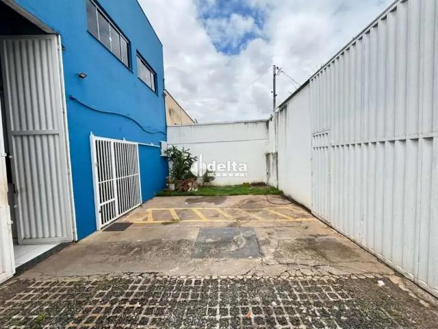Ponto Comercial aluguel em Região Geográfica Imediata de Uberlândia, Oliveira Fortes
