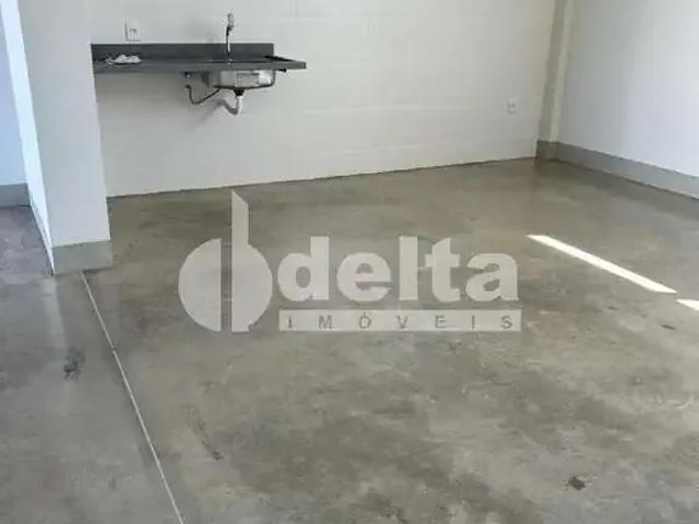 Ponto Comercial aluguel em Parque Granada, Uberlândia
