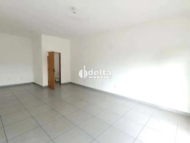 Ponto Comercial aluguel em Jardim Holanda, Uberlândia