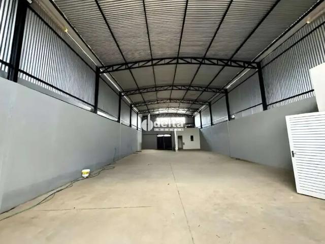 Ponto Comercial aluguel em Região Geográfica Imediata de Uberlândia, Oliveira Fortes