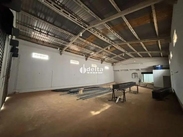Ponto Comercial aluguel em Região Geográfica Imediata de Uberlândia, Oliveira Fortes