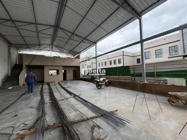 Ponto Comercial aluguel em Região Geográfica Imediata de Uberlândia, Oliveira Fortes