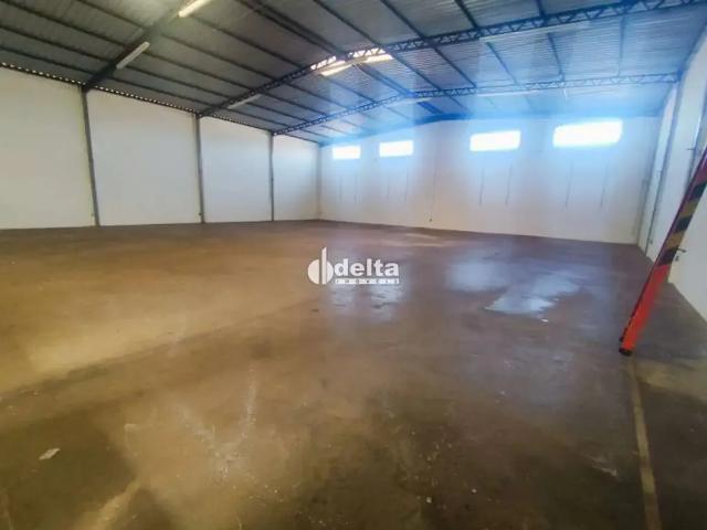 Ponto Comercial aluguel em Região Geográfica Imediata de Uberlândia, Oliveira Fortes