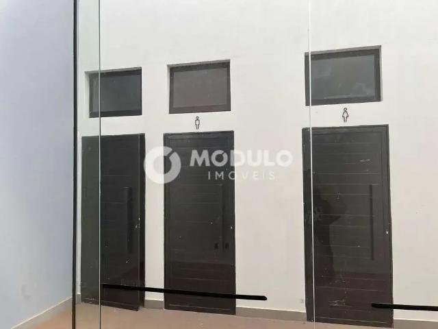 Ponto Comercial aluguel em Novo Mundo, Uberlândia