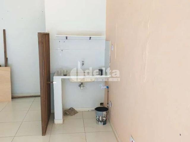 Ponto Comercial aluguel em Planalto, Uberlândia