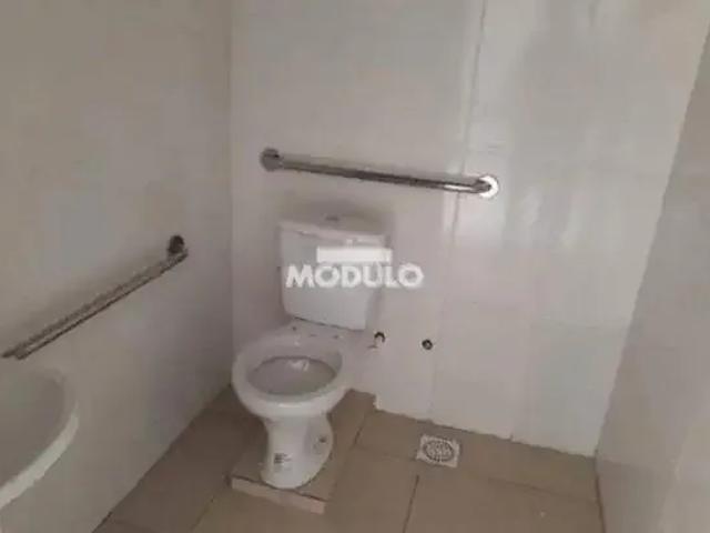 Ponto Comercial aluguel em Pequis, Uberlândia