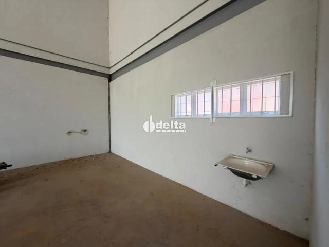 Ponto Comercial aluguel em Santa Mônica, Uberlândia