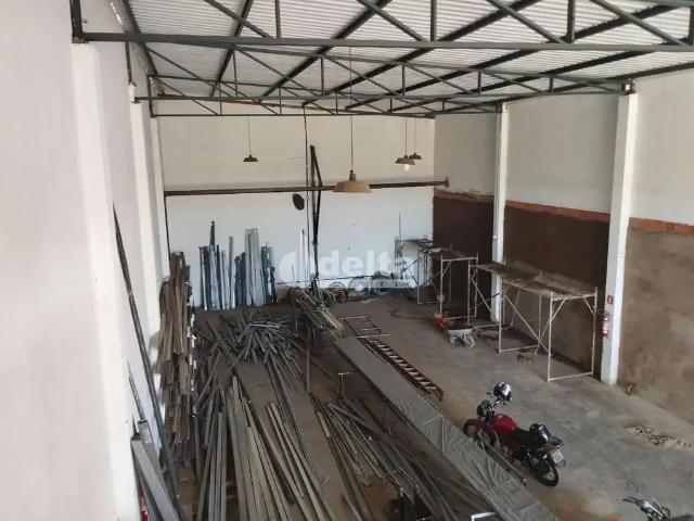 Ponto Comercial aluguel em Região Geográfica Imediata de Uberlândia, Oliveira Fortes