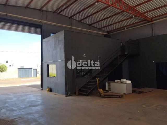 Ponto Comercial aluguel em Região Geográfica Imediata de Uberlândia, Oliveira Fortes