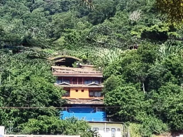 Ponto Comercial venda em Ilhabela