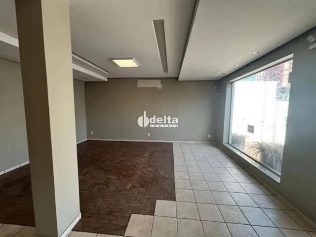Ponto Comercial venda em Setor Central, Uberlândia