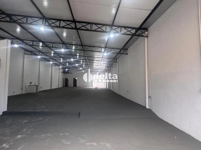 Ponto Comercial venda em Parque Granada, Uberlândia