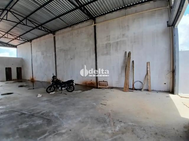 Ponto Comercial venda em Condominio Parque Das Flores, Uberlândia