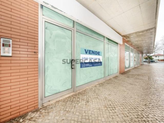 Armazém venda em Ourém, Moita