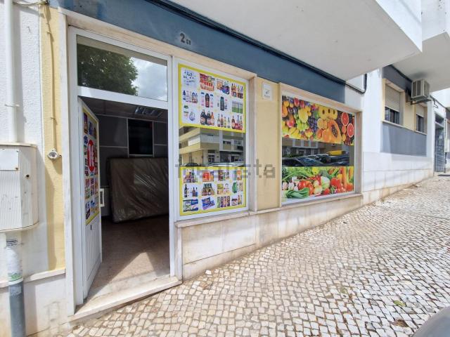 Loja alugar em Seixal, Corroios