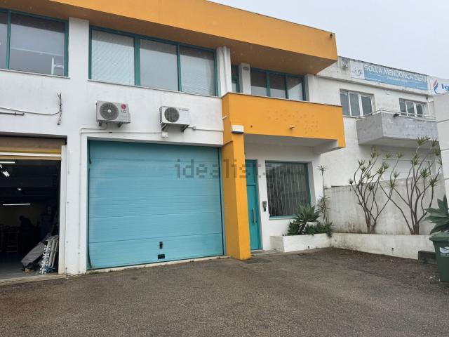 Armazém alugar em Seixal, Corroios