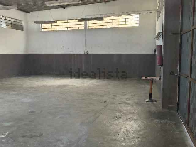 Armazém alugar em Seixal, Amora