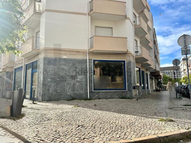 Loja venda em Almada, Setúbal