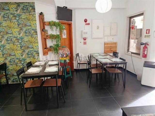Loja alugar em Almada, Setúbal
