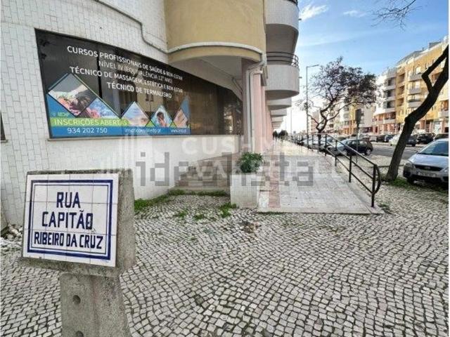 Loja alugar em Almada, Setúbal