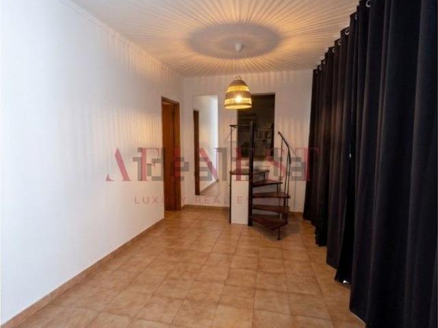 Loja alugar em Almada, Setúbal