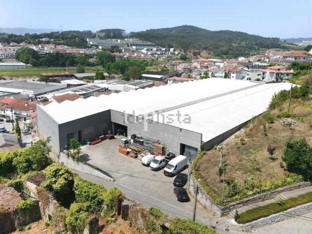 Armazém alugar em Candoso São Tiago e Mascotelos, Guimarães