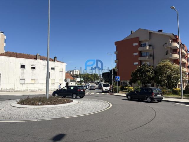 Loja venda em Avilhó, Porto