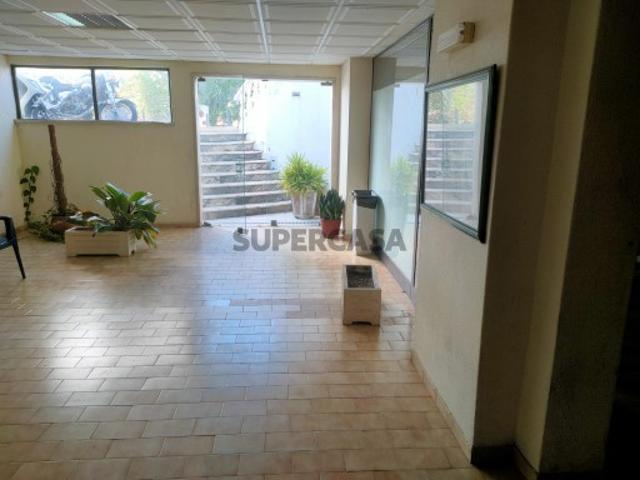 Armazém venda em Albufeira e Olhos de Água, Albufeira