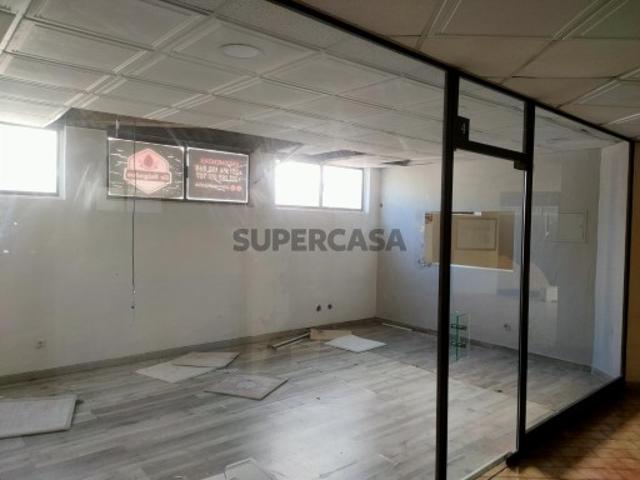 Armazém venda em Albufeira e Olhos de Água, Albufeira