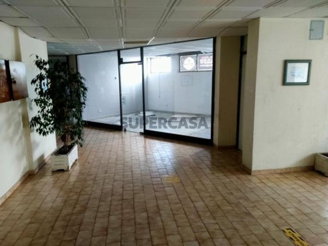 Armazém venda em Albufeira e Olhos de Água, Albufeira
