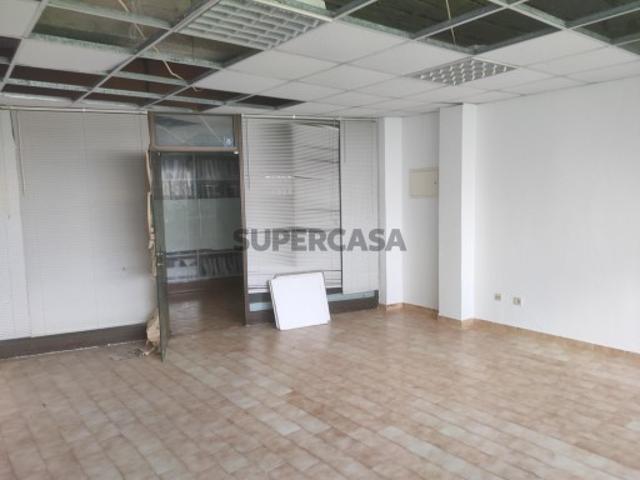 Armazém venda em Albufeira e Olhos de Água, Albufeira