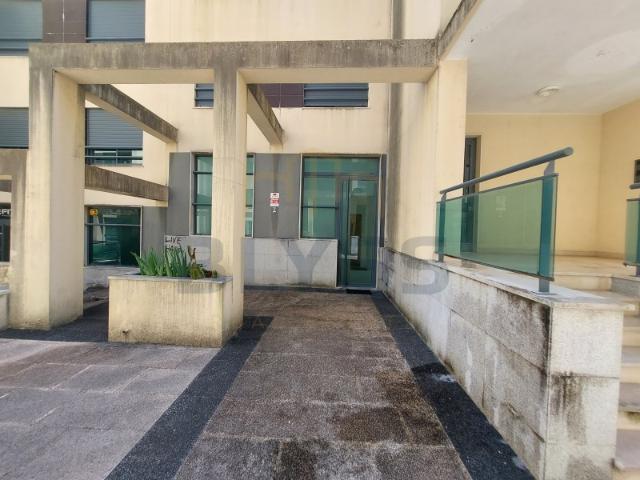Loja venda em Santiago Dos Velhos, Lisboa