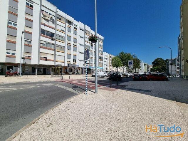 Loja alugar em Oeiras, Lisboa