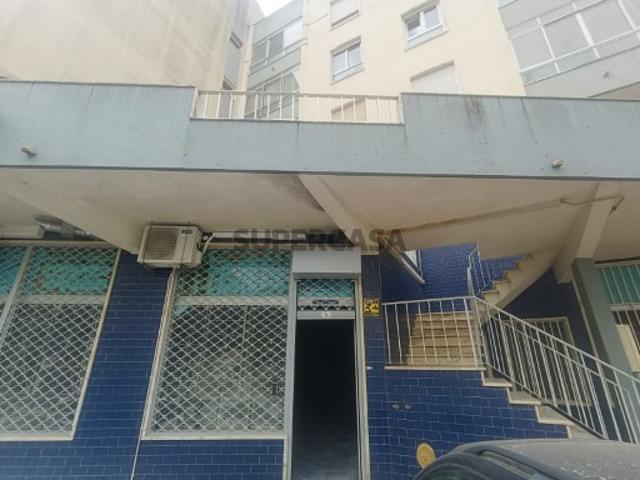 Armazém venda em Santiago Dos Velhos, Lisboa