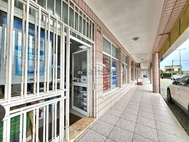 Loja venda em Gavião, Braga