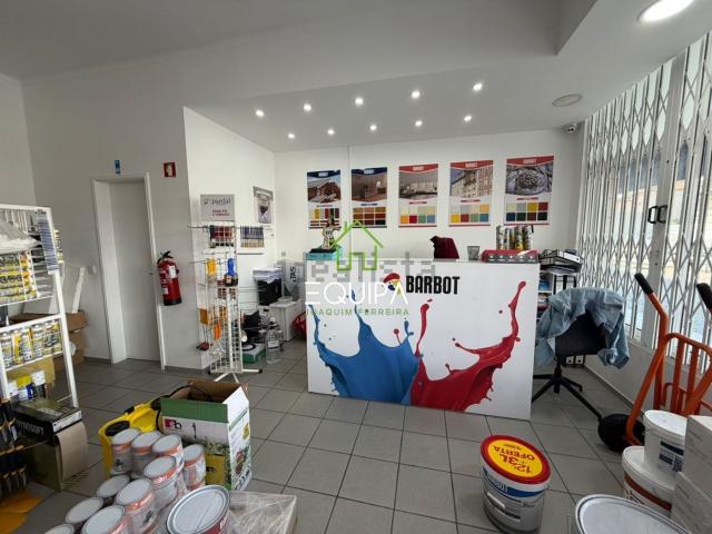 Loja venda em Gavião, Braga