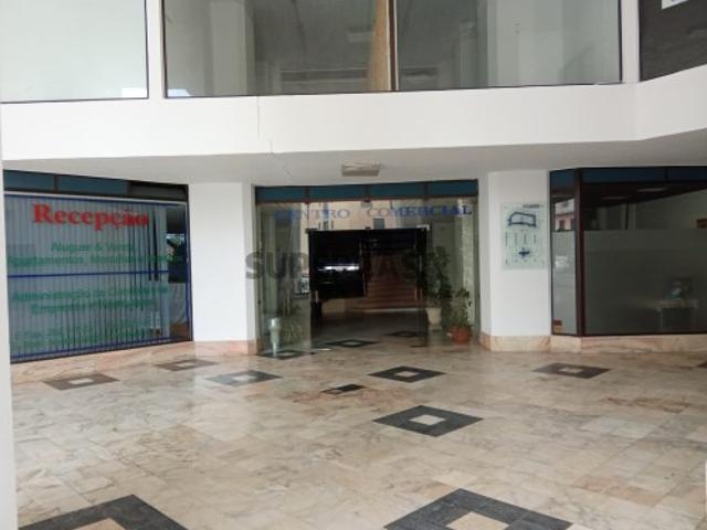 Armazém venda em Armação De Pêra, Faro