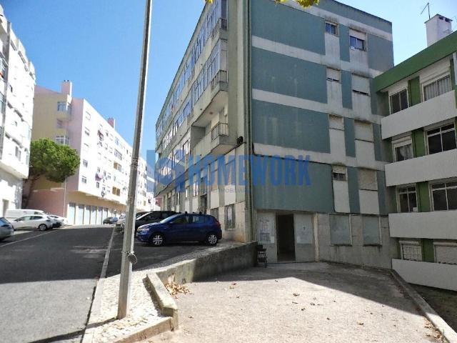 Loja venda em Fonte das Eiras, Sintra