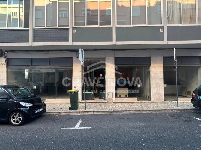 Loja alugar em Bairro do Rego, Lisboa