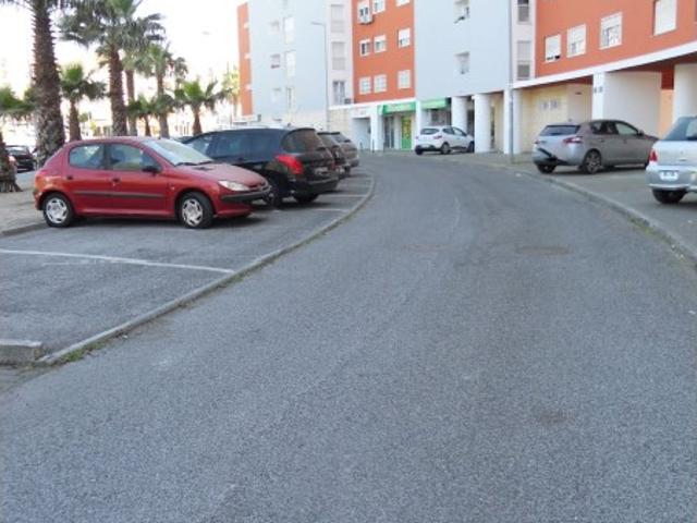 Loja venda em Urbanização Varandas de Monsanto, Amadora
