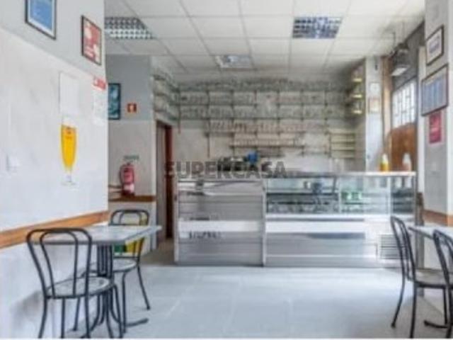 Armazém venda em Lisboa