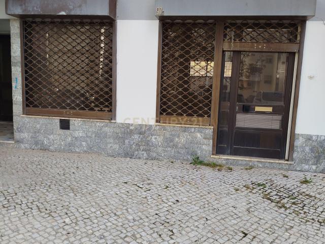 Loja alugar em Sassoeiros, Cascais