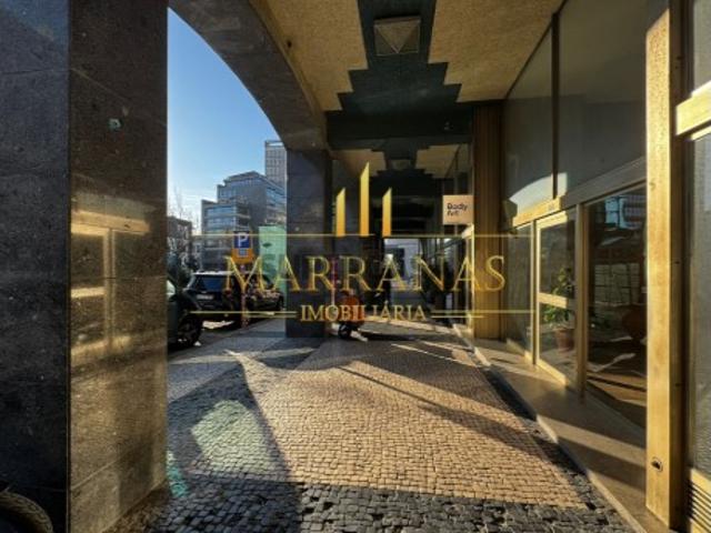 Armazém venda em Porto, Cedofeita