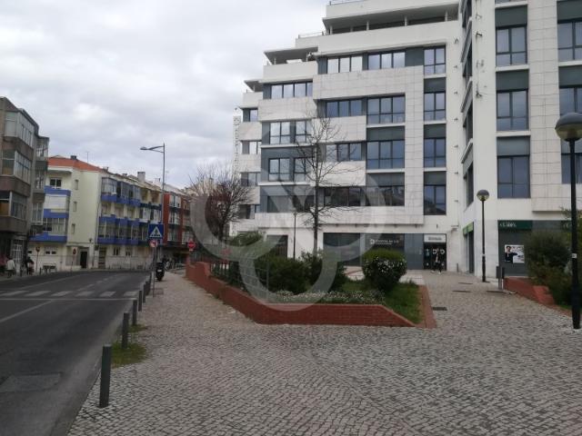 Loja venda em Villa Park, Amadora