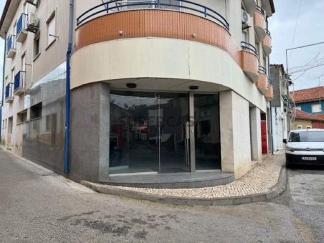 Armazém venda em Santarém