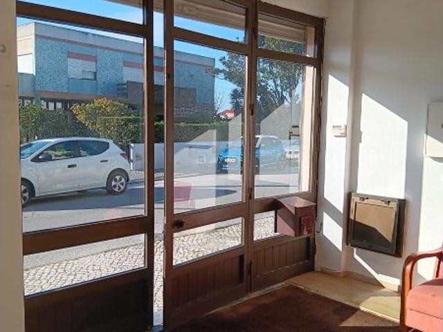 Loja alugar em Marinha Grande, Leiria