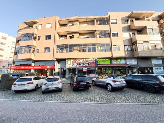 Ponto Comercial alugar em Ermesinde, Porto Carreiro