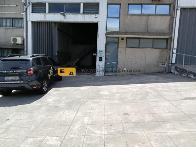 Armazém alugar em Valongo, Ermesinde