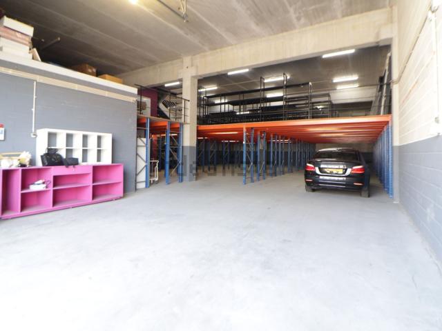 Armazém alugar em Conjunto Habitacional do Crasto, Gondomar