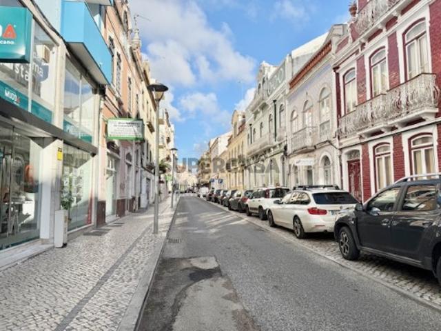 Armazém venda em Nossa Senhora do Pópulo, Caldas Da Rainha
